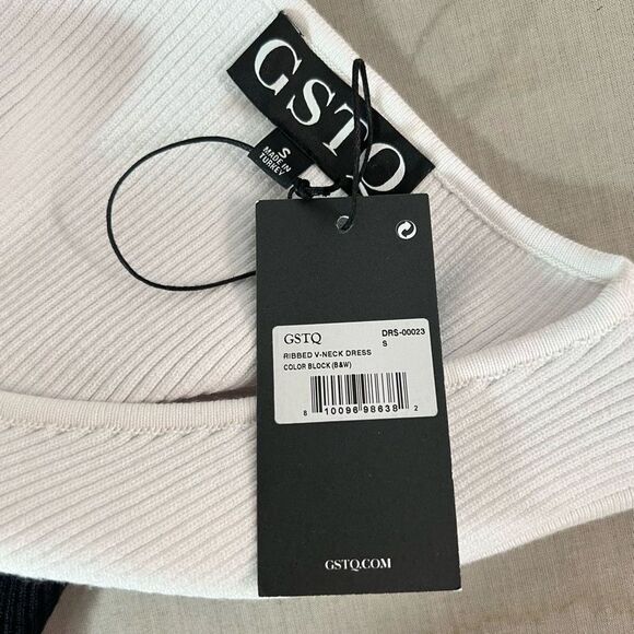 GSTQ NWT white black color block Ribbed V-Neck midi Dress size small - Picture 10 of 13